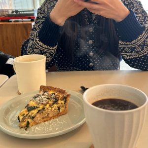 Krystal Jung Instagram - quiche! gloves not socks. matching cardigans👯‍♀️