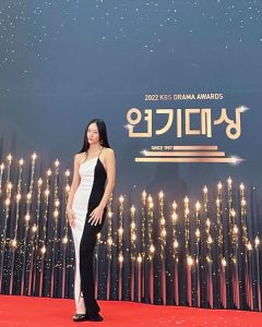Krystal Jung Instagram - 🤍happy new year🖤