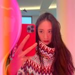 Krystal Jung Instagram – christmas party number one♥️💙💛
