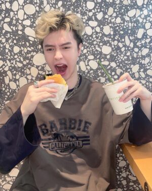 Krystian Wang Instagram - 🍔