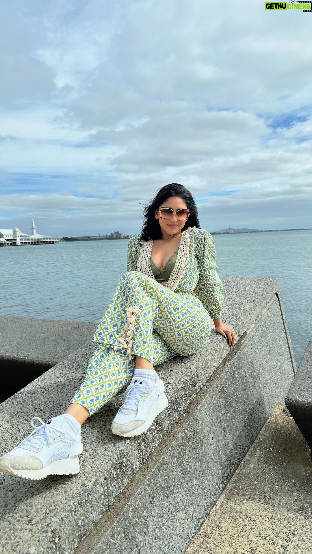 Krystle D'Souza Instagram - π§πΌπ§πΌ