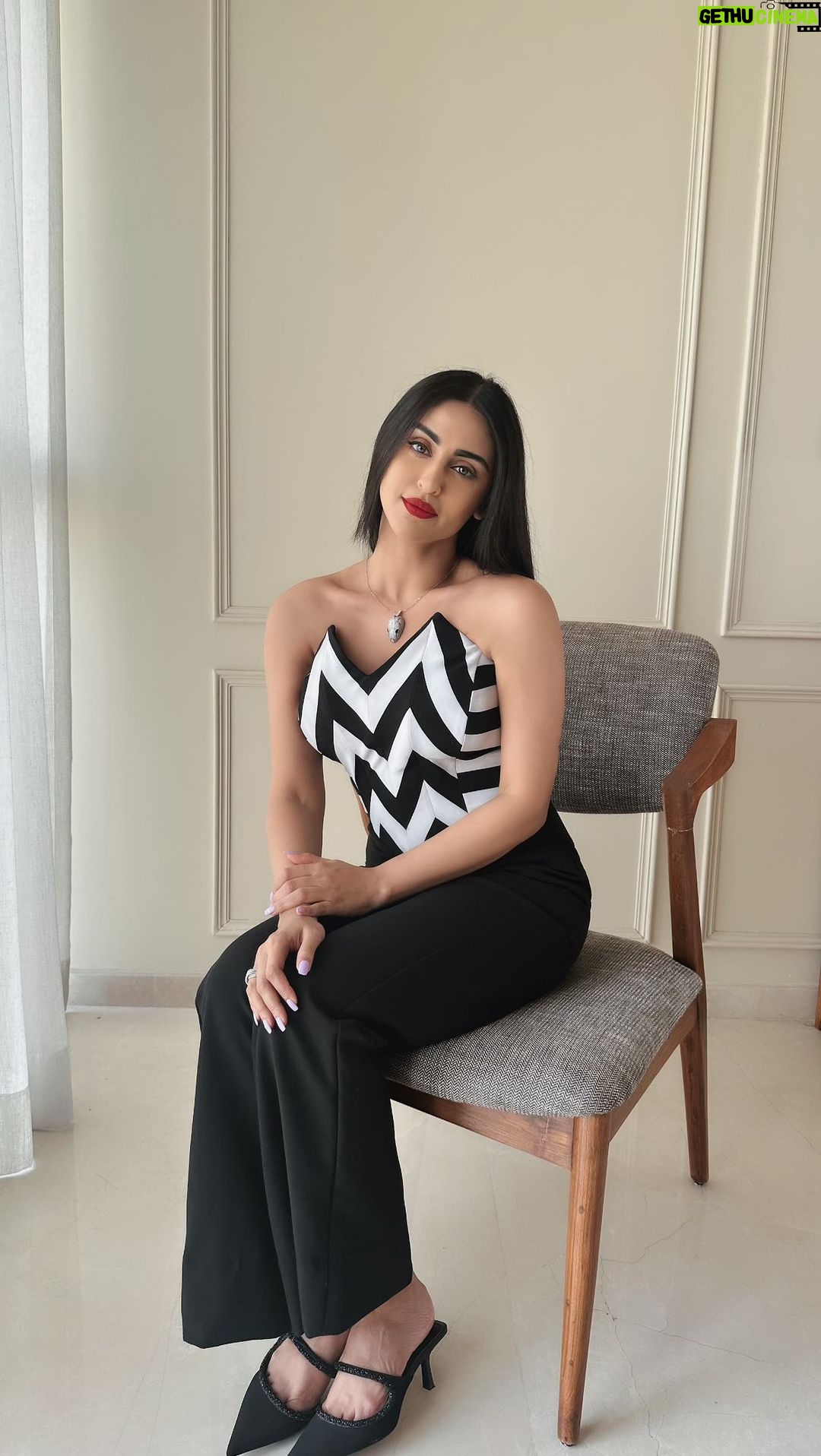 Krystle D'Souza Instagram - Less than a minute tbh !