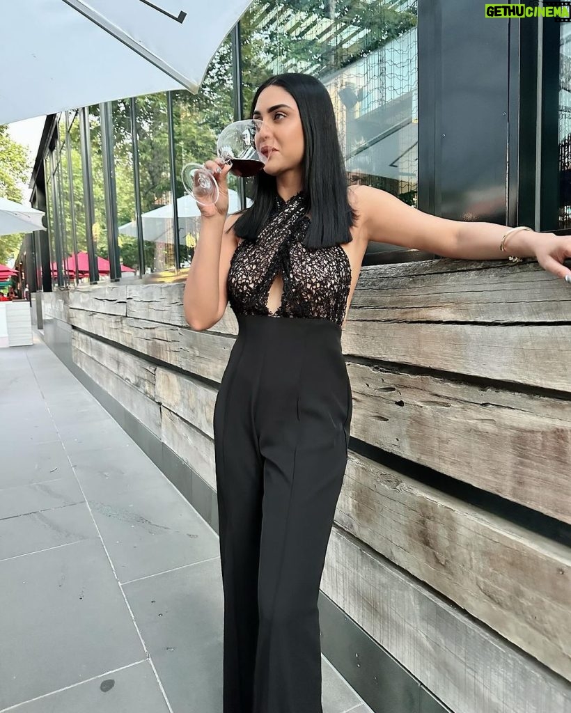 Krystle D'Souza Instagram - Long Story Short …. Delivering some postcards from Melbourne🇦🇺 What a trip, what an experience!!! Just can’t get enough 🦘 There’s just one song playing in my head…Abhi na jaoooo chod kar ke dil abhi bhara nahi ! 🫰🏻 . . #visitmelbourne Hosted by @visitmelbourne #EveryBitDifferent