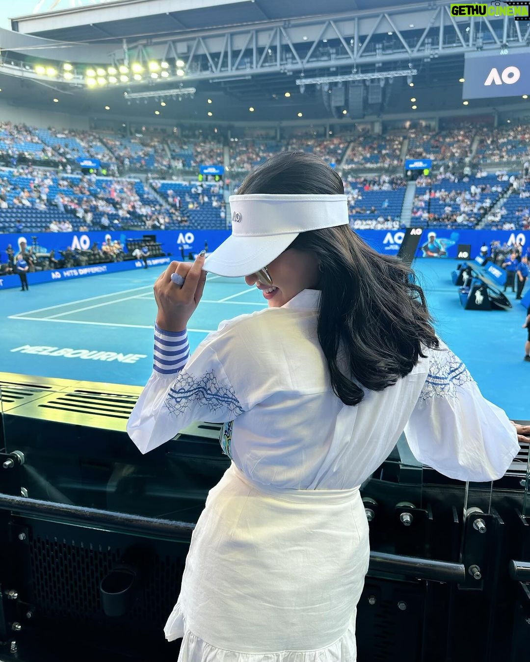 Krystle D'Souza Instagram - Long Story Short …. Delivering some postcards from Melbourne🇦🇺 What a trip, what an experience!!! Just can’t get enough 🦘 There’s just one song playing in my head…Abhi na jaoooo chod kar ke dil abhi bhara nahi ! 🫰🏻 . . #visitmelbourne Hosted by @visitmelbourne #EveryBitDifferent