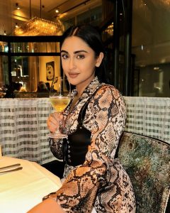 Krystle D'Souza Instagram - Long Story Short …. Delivering some postcards from Melbourne🇦🇺 What a trip, what an experience!!! Just can’t get enough 🦘 There’s just one song playing in my head…Abhi na jaoooo chod kar ke dil abhi bhara nahi ! 🫰🏻 . . #visitmelbourne Hosted by @visitmelbourne #EveryBitDifferent