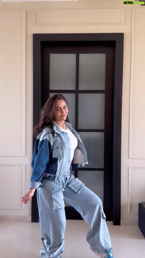 Krystle D'Souza Instagram - When you put me on the dance floor with the new #OPPOF25Pro5G, I can’t help but flaunt my moves. Think you can match my steps? Then, recreate this signature move and stand a chance to win this amazing phone! Steps to participate in the contest: Step 1: Do the signature move using ’#BornToFlaunt - Neend Churai Meri (Remix)’ as the reel audio Step 2: Share your video with #OPPOF25PRO5G & #BornToFlaunt & tag @OPPOIndia
