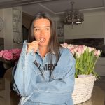 Kseniya Borodina Instagram - 😂😂😂😂😂 не , ну не показывать же ему истинные чувства, еще чего 😂😂😂😂