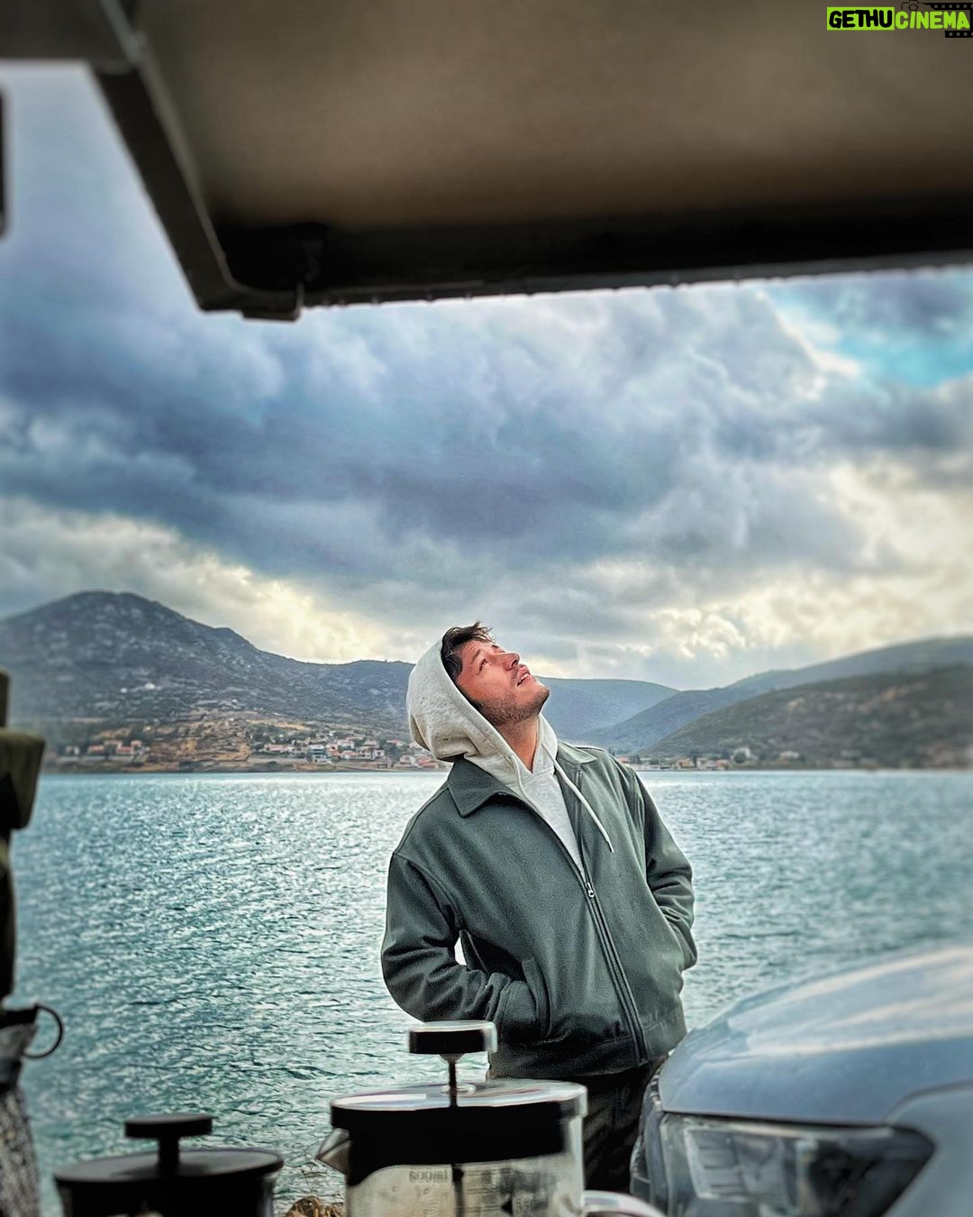 Kubilay Aka Instagram - Günaydın, yağacak gibi 🌦 @enterpriseturkiye