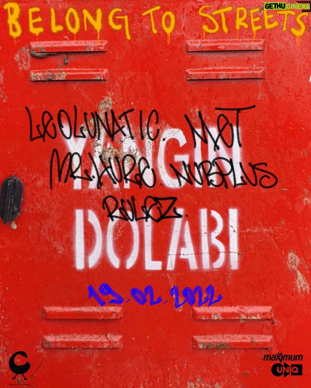 Kubilay Aka Instagram - Türkiye’nin önde gelen 5 graffiti sanatçısı, geri dönüşüm kavramına dikkat çeken “Belong to Streets” sergisi için Maximum Uniq Hall Fuaye’de canlı performansla sokaktan çıkan hurda objeleri boyuyorlar. 19 Şubat’a kadar sanatçıları çalışırken izleyebilirsin, 19 Şubat itibari ile sergi sarışa açık olarak 3 ay boyunca devam edecek. #sanatayakıngel #çünküçokgüzel #belogtostreets @leolunatic @mrhure @rulezofnothing @nubplus @meturkmen @saltandpepperproject