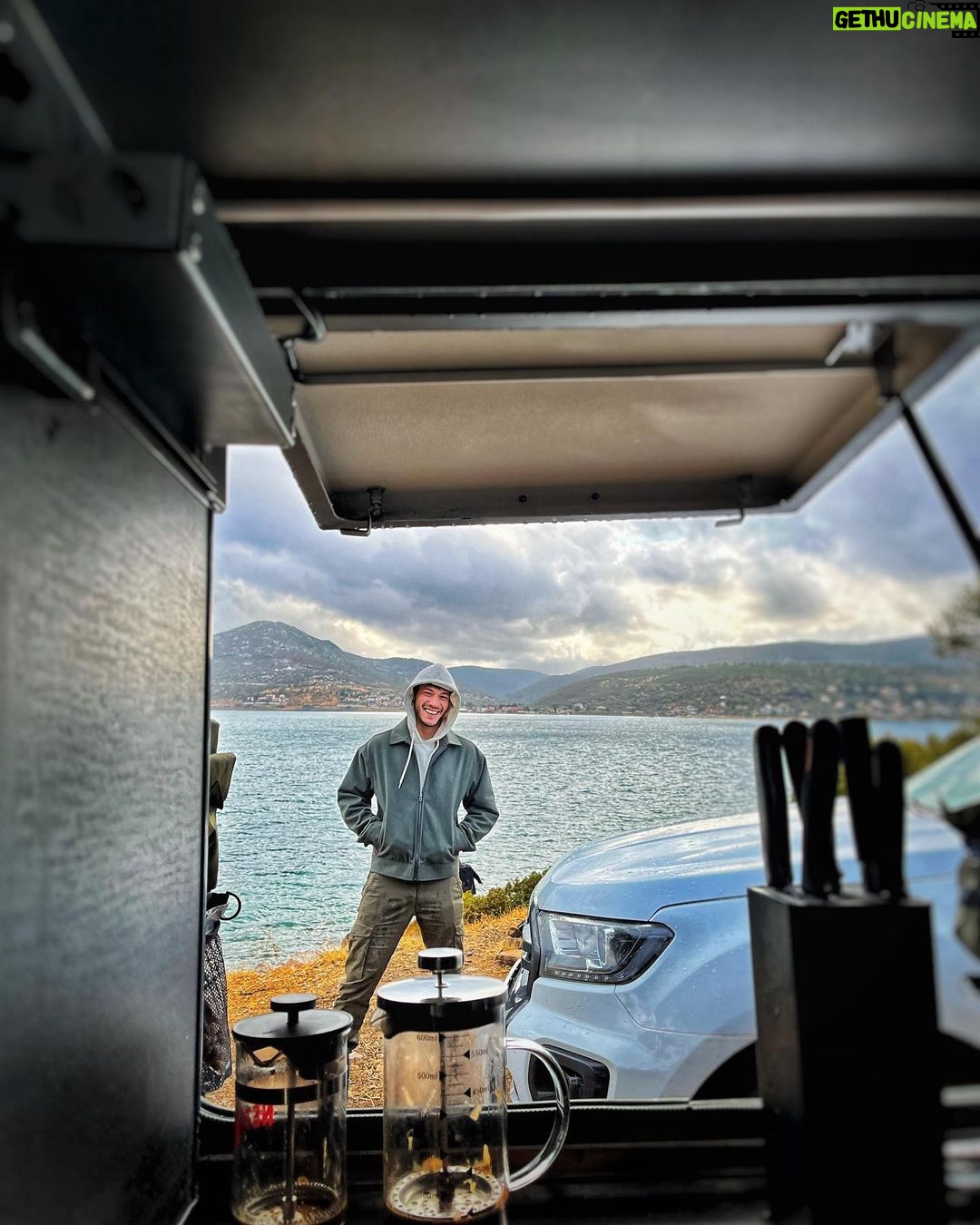 Kubilay Aka Instagram - Günaydın, yağacak gibi 🌦 @enterpriseturkiye