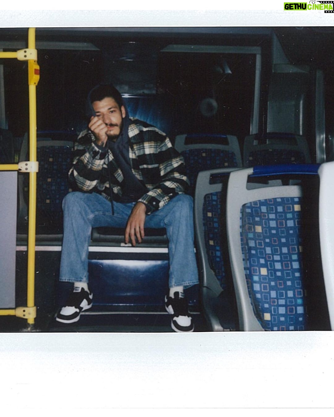 Kubilay Aka Instagram - Dur, kal öyle! Bekleee @ali_kalyoncu #bumaceradenim #polaroid