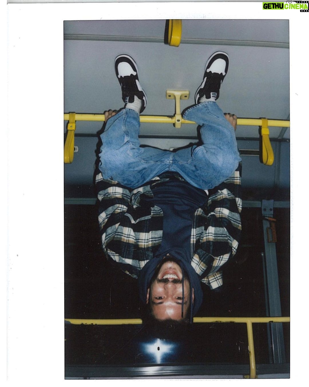 Kubilay Aka Instagram - Dur, kal öyle! Bekleee @ali_kalyoncu #bumaceradenim #polaroid