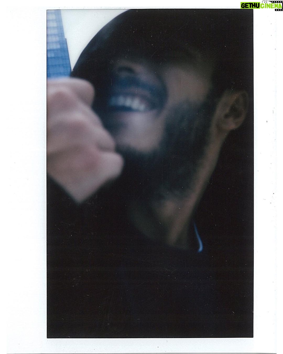Kubilay Aka Instagram - Dur, kal öyle! Bekleee @ali_kalyoncu #bumaceradenim #polaroid
