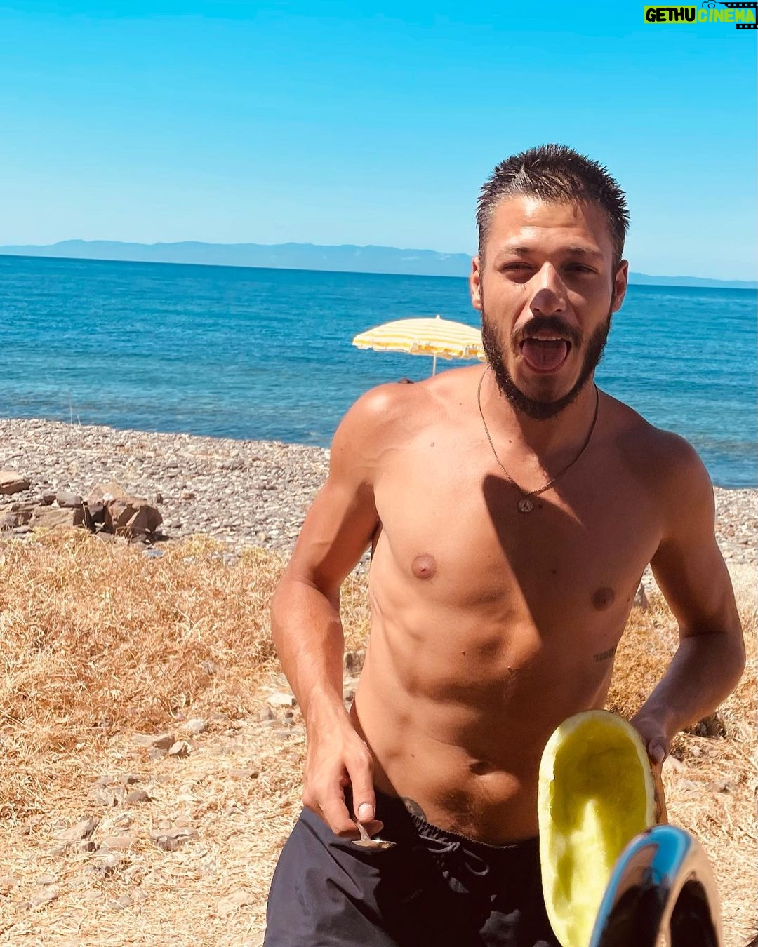 Kubilay Aka Instagram - Kavuna gereken önem verilmeli. ☀️⛱