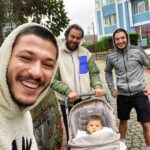 Kubilay Aka Instagram - Anneyi evde bıraktık... 🤟🏽😎🧿