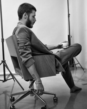 Kubilay Aka Instagram - BeMan.☕️ Röportaj: @cansubayyrak
Fotoğraf:@jiyankizilboga
Styling: @sennurrsuzen 
Makyaj: @cireneroz