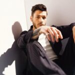 Kubilay Aka Instagram - “Kendimi anlatmayı çok sevmiyorum aslında ama bir şekilde fark yaratmasam veya özgün olmasam çalışırken bu kadar eğlenemem sanırım.” #KubilayAka’nın olduğu 2023 Yaz sayımız dijital platformlarda ve bayiilerde. @kubilayakaa @clearturkiye Genel Yayın Yönetmeni @baglankeskin Röportaj @salihdevrim Videographer @ali.bozkurtt Moda editörü @tugceozakdag Saç Stylisti @ibrahimzengin Makyaj artisti @alirizaozdemir Prodüksiyon @zaltinkut / @ppristanbul Fotoğraf asistani @adadirenkurt Moda editörü asistanı aleynaaaslan İletişim ajansı @golin.istanbul
