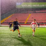 Kubilay Aka Instagram - Dostlarıma uyguladığım press 🖤⚽️
