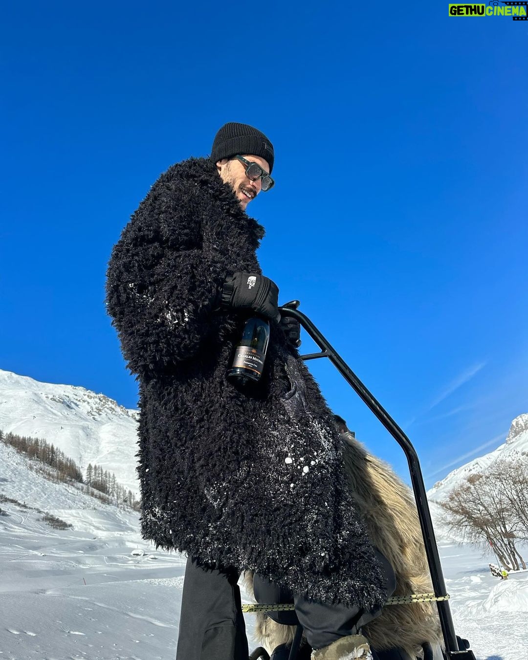 Kubilay Aka Instagram - I am a bear in Val-d’Isère 🧸 Club Med Val D'Isere