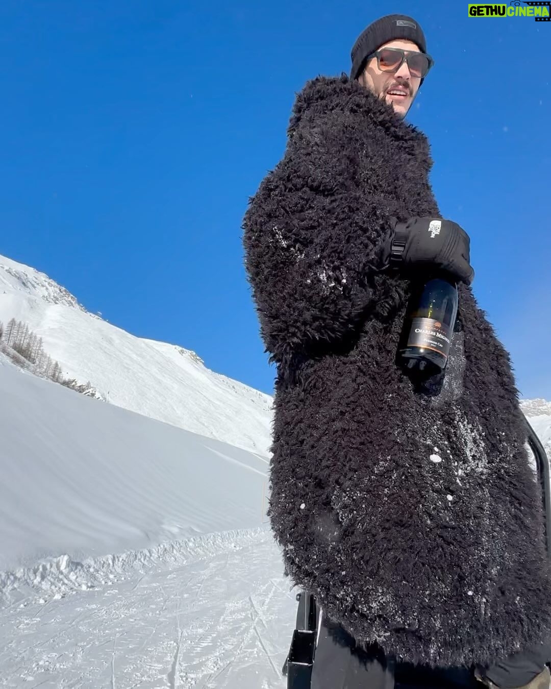 Kubilay Aka Instagram - I am a bear in Val-d’Isère 🧸 Club Med Val D'Isere