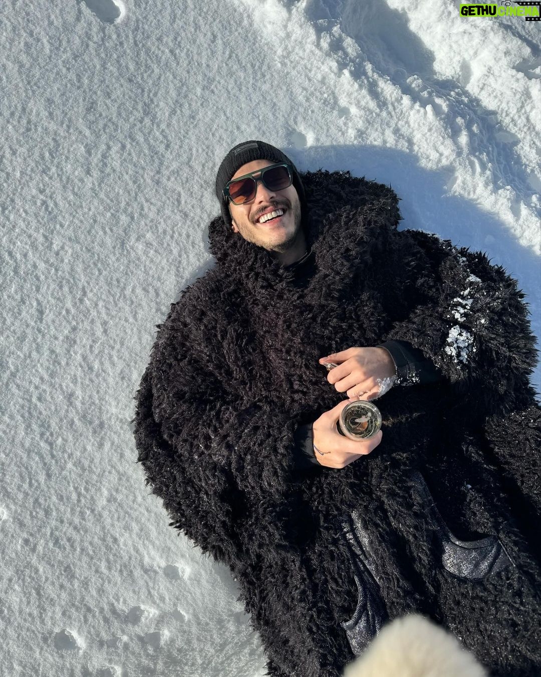 Kubilay Aka Instagram - I am a bear in Val-d’Isère 🧸 Club Med Val D'Isere