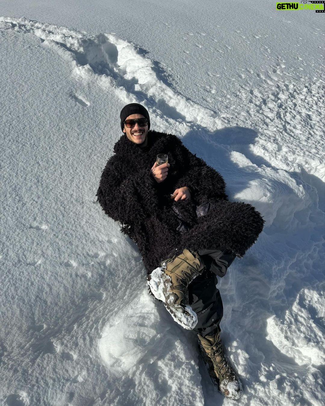 Kubilay Aka Instagram - I am a bear in Val-d’Isère 🧸 Club Med Val D'Isere