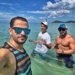 Kunal Khemu Instagram - Sun sand and sea Food friends and fun #thankyoulife