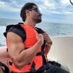 Kunal Khemu Instagram - Ascend in life slowly but surly