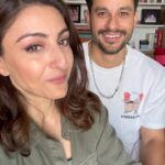 Kunal Khemu Instagram - Hi Guys!!!! Sometime it’s tough to get me to do serious stuff.. but @sakpataudi can try.. Some bts from the video we put out 2 days ago about our third book in the Inni and bobo series.. #shananigans #couplegoals #funnyvideos #like #share #subscribe