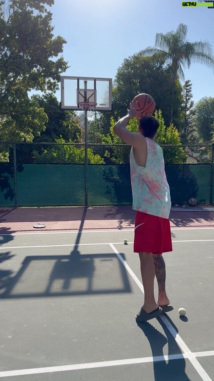 Kunal Khemu Instagram - LA mornings be like … #summer2023