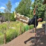 Kunal Khemu Instagram - A 3 second hold in that position feels like a 10 minute one.. the soreness from multiple attempts at this will be cherished over the next few days 🙈 🥵 But if you are in a playground you got to play 😉 #london #playground #monkeyingaround #humanflag
