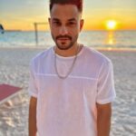 Kunal Khemu Instagram – 🌅 
#sunsets and you… what a view 😉