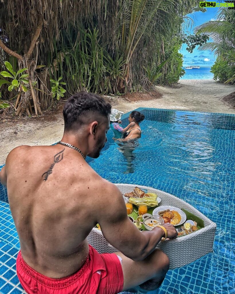 Kunal Khemu Instagram - Just being an Aquaholic @kandima_maldives 🏖️ #mykindofplace #kandimamaldives #maldives #aquaholic #ocean #deep #beach #beachlife