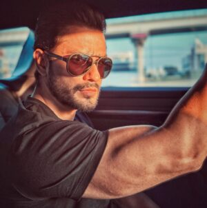 Kunal Khemu Instagram - A different breed of an Animal. 😎