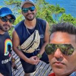 Kunal Khemu Instagram - Sun sand and sea Food friends and fun #thankyoulife