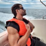 Kunal Khemu Instagram - Ascend in life slowly but surly
