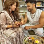 Kunal Khemu Instagram - To the many moods and many adventures we shared and to the many more to come.. you know I always have your back right ? Coz I do 😎✊ @karishmakemmu Wishing all brothers and sisters a very happy Rakhi #rakshabandhan