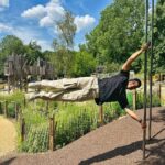 Kunal Khemu Instagram - A 3 second hold in that position feels like a 10 minute one.. the soreness from multiple attempts at this will be cherished over the next few days 🙈 🥵 But if you are in a playground you got to play 😉 #london #playground #monkeyingaround #humanflag
