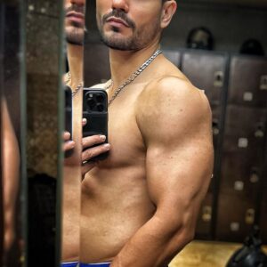 Kunal Khemu Instagram - Lookin at the week ahead from different angles 😉