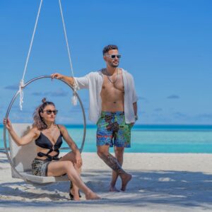 Kunal Khemu Instagram - Don’t call us at the beach - we’re sun-screening our calls ! ☀️ @kandima_maldives #mykindofplace