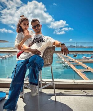 Kunal Khemu Instagram - By the ocean blue with my personal sunshine @sakpataudi