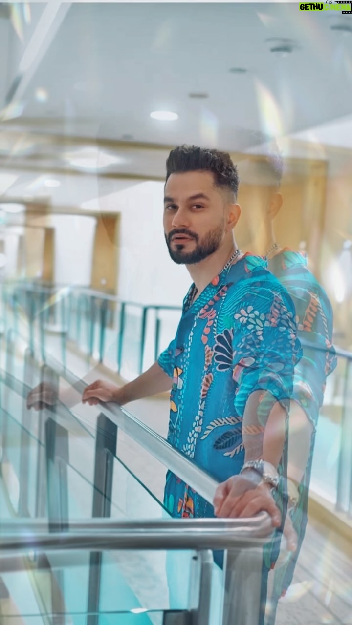 Kunal Khemu Instagram - Created out of a bored afternoon #reelitfeelit #dealwithit