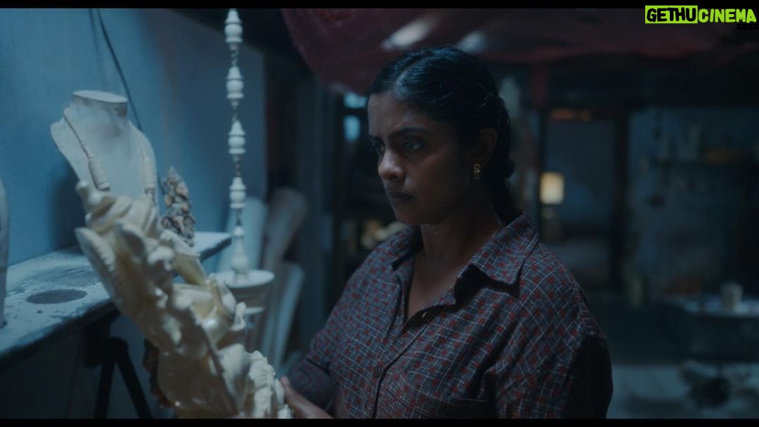Kunal Khemu Instagram - This gripping crime thriller is incredibly immersive, leaving a lasting impact that’s hard to shake off. Its honesty and intensity keep me engrossed, making it difficult to step away from the story. #PoacheronPrime @primevideoin @richie.mehta @dibeyenduofficial @roshan.matthew @nimisha_sajayan @aliaabhatt @mansfield.ray #AD