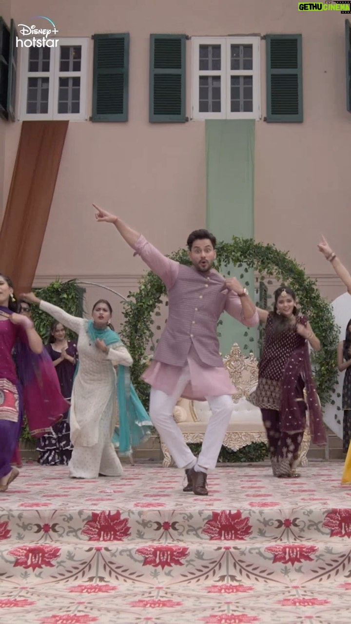 Kunal Khemu Instagram - A madcap comedy and a foot tapping song? We are here for it! #HotstarSpecials #PopKaun - all episodes streaming from 17th March only on @disneyplushotstar @kunalkemmu @nupursanon @satishkaushik2178 @iam_johnylever @its_jamielever @farhadsamji @chunkypanday @saurabhshuklafilms @rajpalofficial @officialzakirhussain @zuber_zooby @toshisabri @shaaribsabri @tashabhambra @ashwinikalsekar @prithvizutshi @manujmittra @yamproduction1 MUSIC & LYRICS BY: @farhadsamji MUSIC ARRANGER: @adityadevmusic SINGERS: FARHAD SAMJI, BRIJESH SHANDILYA & SHARVI YADAV MIXING & MASTERING: ADM STUDIOZ BY ADITYA DEV RECORDING STUDIO: ADM STUDIOZ BY ADITYA DEV.