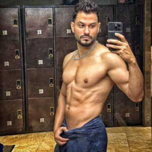 Kunal Khemu Instagram - Not throwing in the towel… 😉