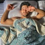 Kunal Khemu Instagram - I know what dragging oneself out of bed means, I’m sure you do too. This picture was taken moments before that 😂