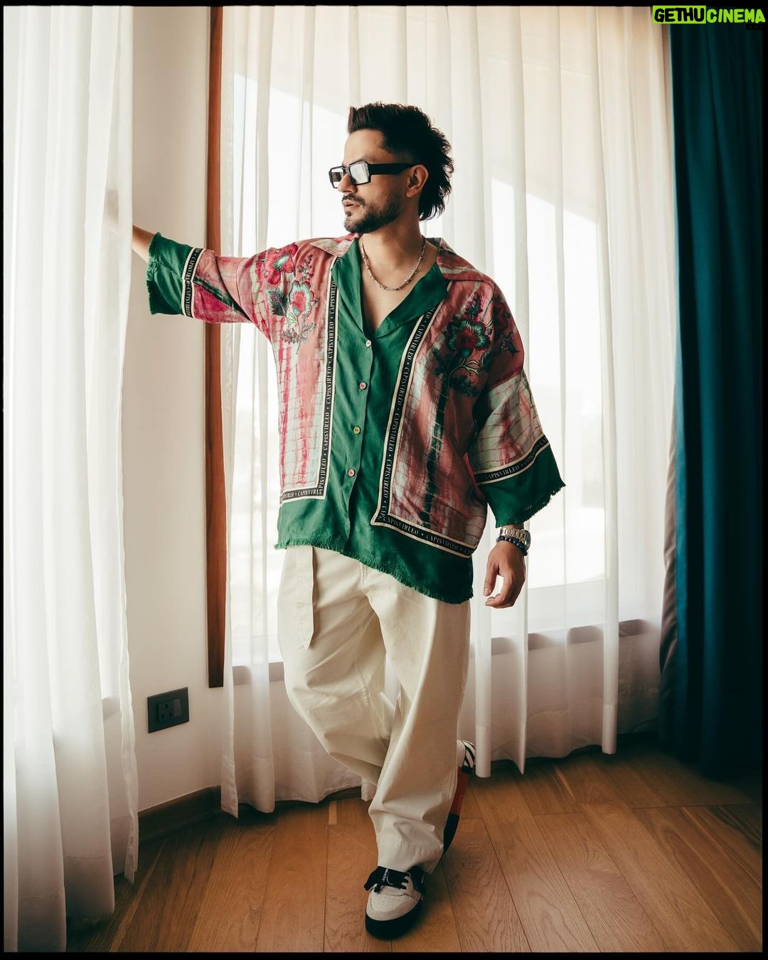 Kunal Khemu Instagram - It’s time to Bring it on Baby.. Madgaon express in cinemas on the 22nd of march Let’s go!! Shirt: @capisvirleo Jewellery: @shopzillionaire Styled by: @suvidhiijainn Photographer: @thesikhboy