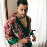 Kunal Khemu Instagram – It’s time to Bring it on Baby.. 
Madgaon express in cinemas on the 22nd of march
Let’s go!! 
Shirt: @capisvirleo 
Jewellery: @shopzillionaire
Styled by: @suvidhiijainn 
Photographer: @thesikhboy