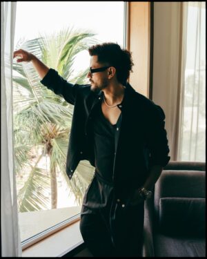 Kunal Khemu Instagram - 🖤K

Styled by: @suvidhiijainn
Jewellery: @shopzillionaire 
Phorographer: @thesikhboy