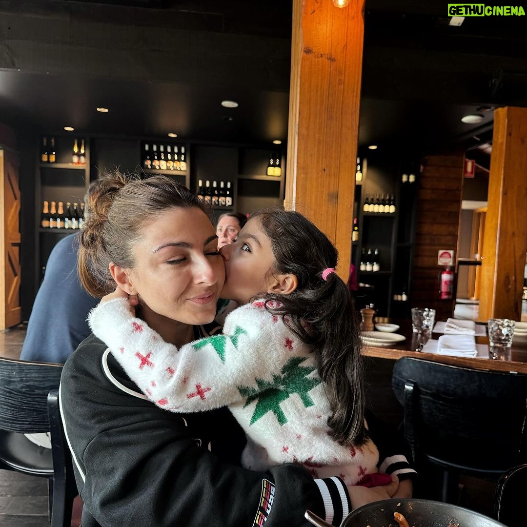 Kunal Khemu Instagram - Eat, play, love - repeat ❤️ ♾️